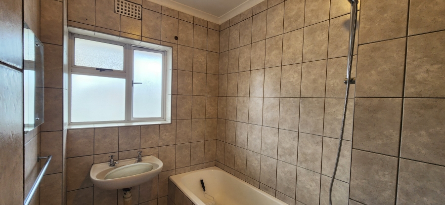 To Let 2 Bedroom Property for Rent in Claremont Western Cape